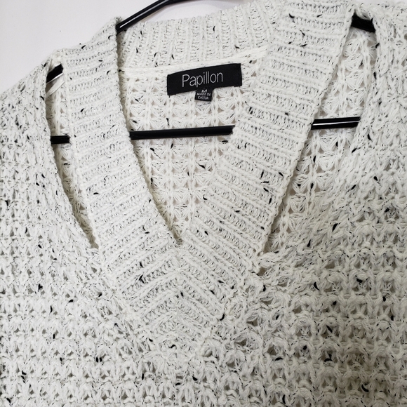 Papillon neck shoulder cut out sweater Medium - Picture 2 of 4